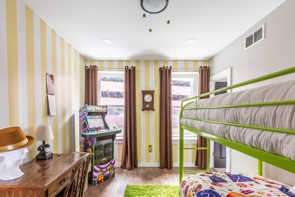 Вилла King Bed / Free Parking / Arcade / Bbq / Patio Питтсбург Экстерьер фото